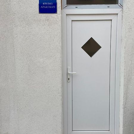 Appartamento Studio-Apartman Aurora Pola Esterno foto